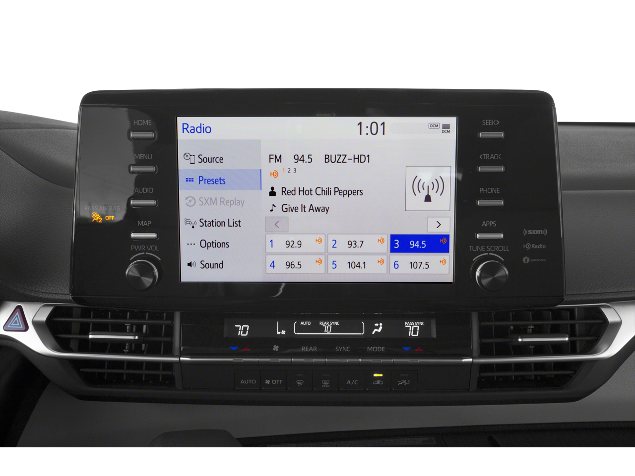 2024 Toyota Sienna LE photo 4