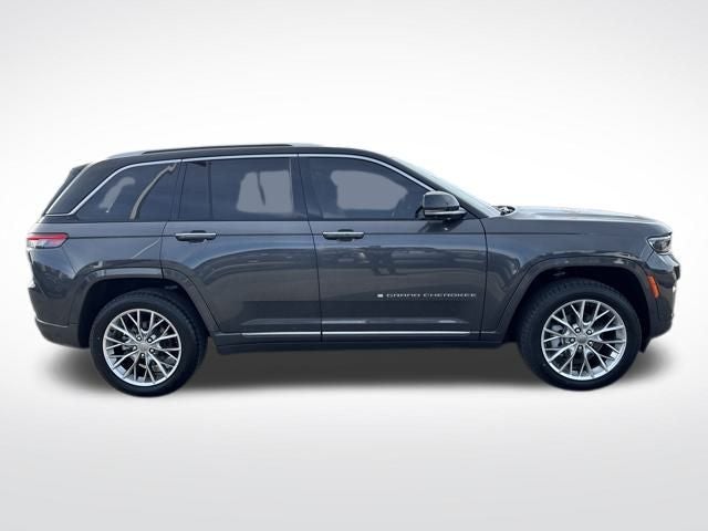 2022 Jeep Grand Cherokee Summit