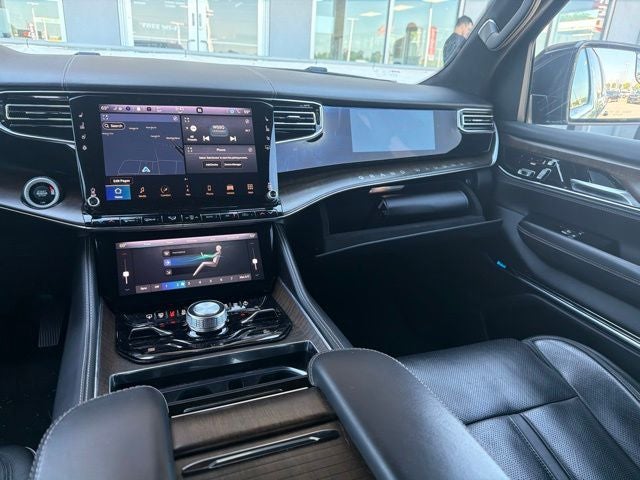 2022 Jeep Grand Wagoneer Series II