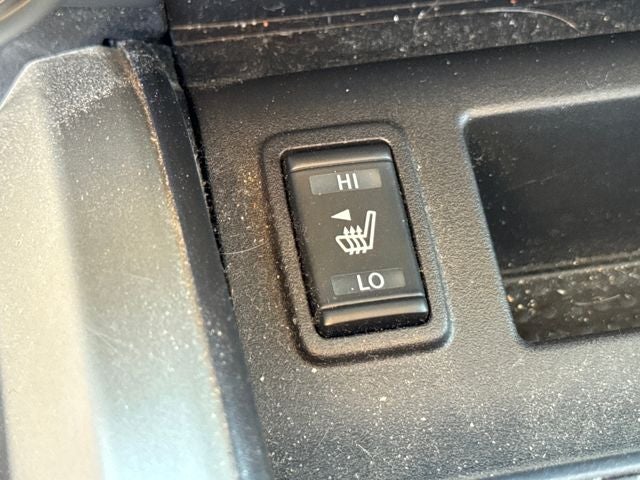 2023 Nissan Titan SV