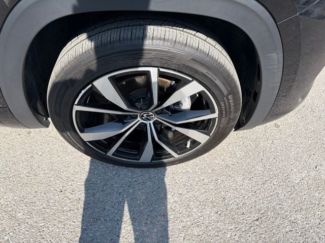 2024 Volkswagen Atlas Cross Sport 2.0T SEL Premium R-Line