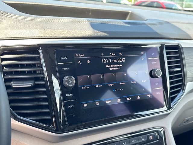 2022 Volkswagen Atlas 3.6L V6 SE w/Technology