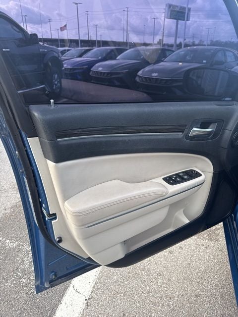 2021 Chrysler 300 Touring