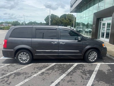 2015 Chrysler Town & Country Touring-L