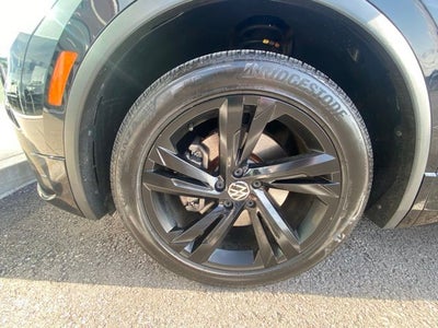 2024 Volkswagen Tiguan 2.0T SE R-Line Black