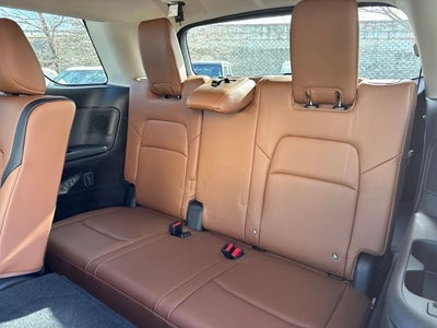 2025 Nissan Pathfinder Platinum