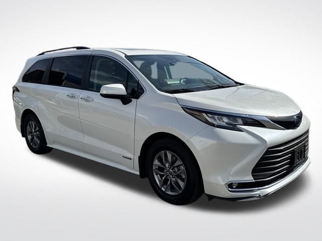 2021 Toyota Sienna XLE