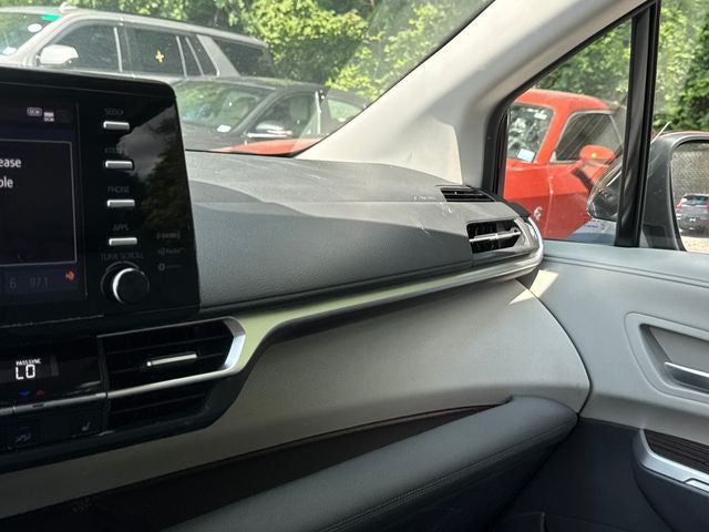 2023 Toyota Sienna XLE 8 Passenger