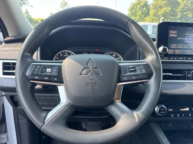 2022 Mitsubishi Outlander ES
