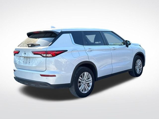 2022 Mitsubishi Outlander ES