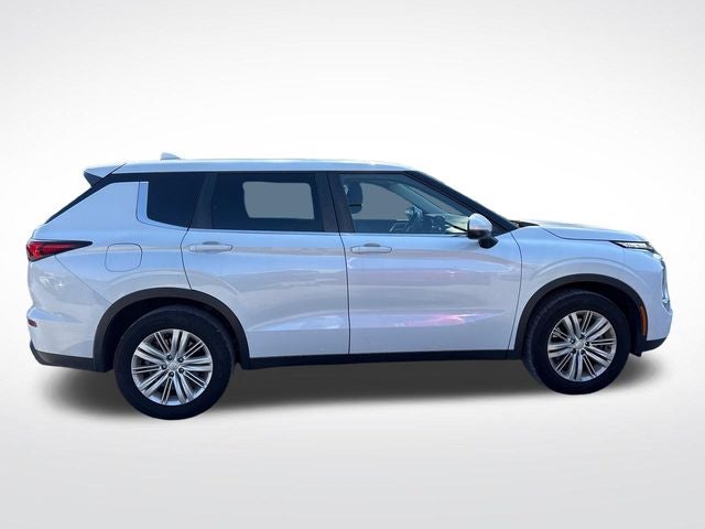 2022 Mitsubishi Outlander ES