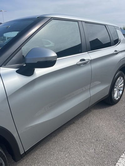 2025 Mitsubishi Outlander ES