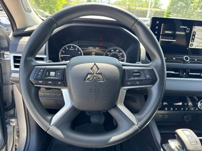 2025 Mitsubishi Outlander ES