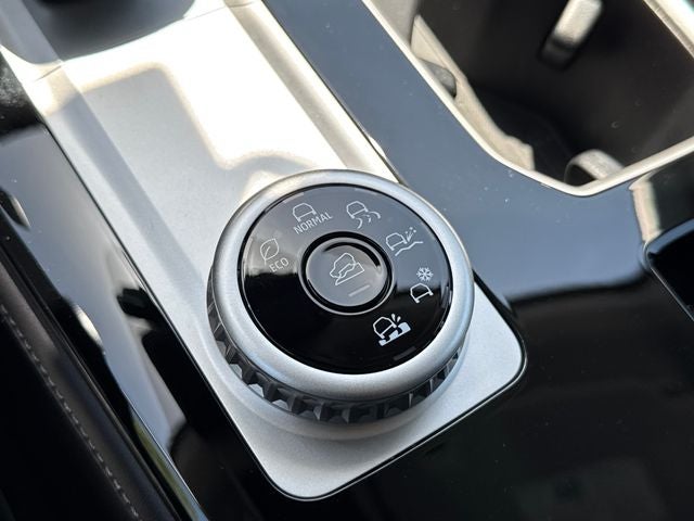 2025 Mitsubishi Outlander ES