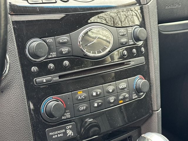 2014 INFINITI QX70 Base