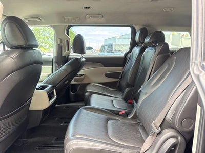 2023 Kia Carnival LX Seat Package
