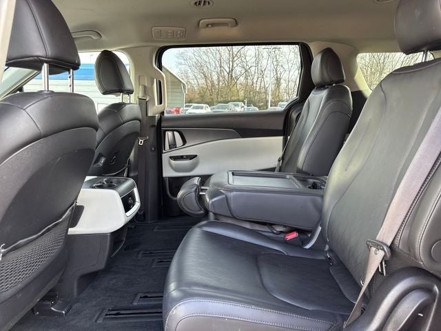 2023 Kia Carnival LX