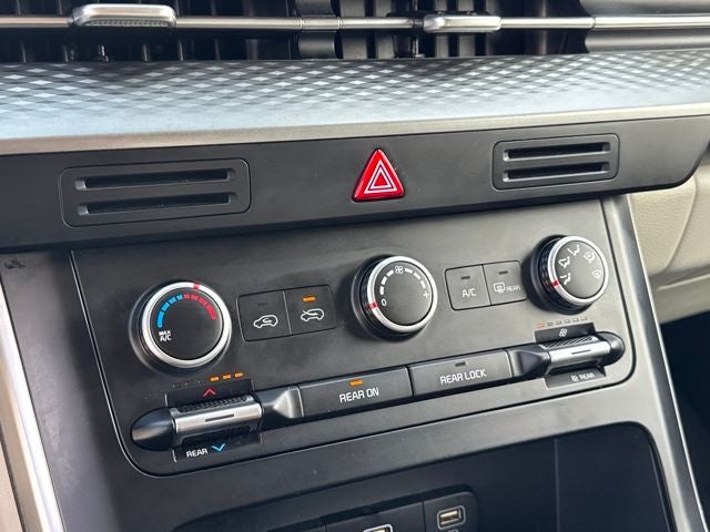 2023 Kia Carnival LX