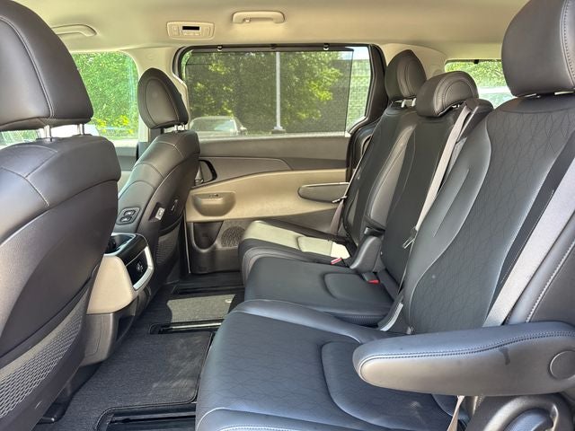 2025 Kia Carnival EX