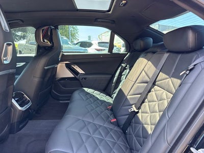 2023 BMW 7 Series 740i