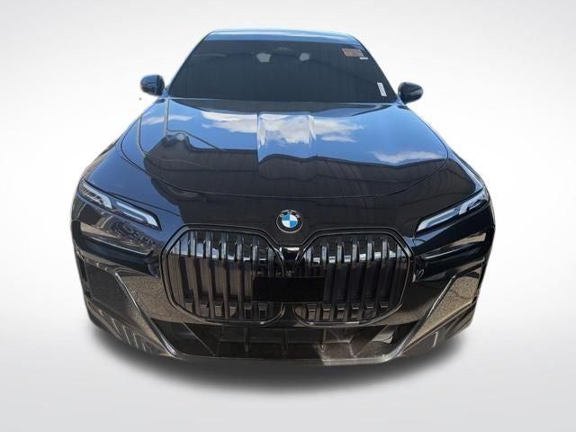2023 BMW 7 Series 740i