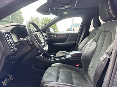 2020 Volvo XC40 R-Design