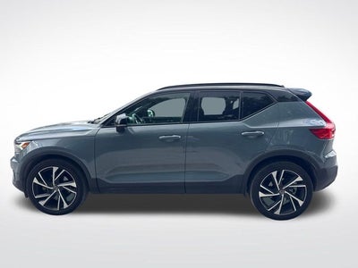2020 Volvo XC40 R-Design