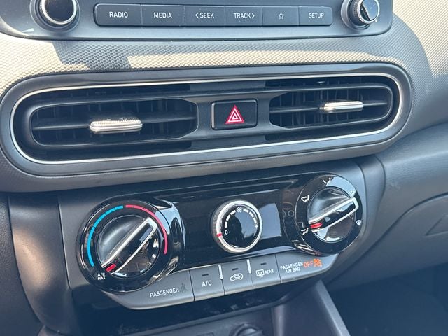 2023 Hyundai Kona SEL - Photo 21