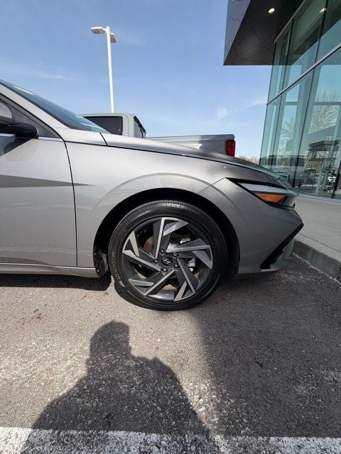 2024 Hyundai Elantra Hybrid Limited